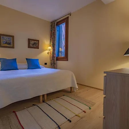 Ca' Delle Vele Charming In Dorsoduro Венеция